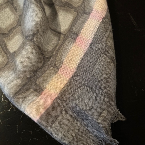 Gray Scarf Abstract Print with Pink - Picture 3 of 4
